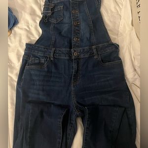 La parte del mango esta descompuesta